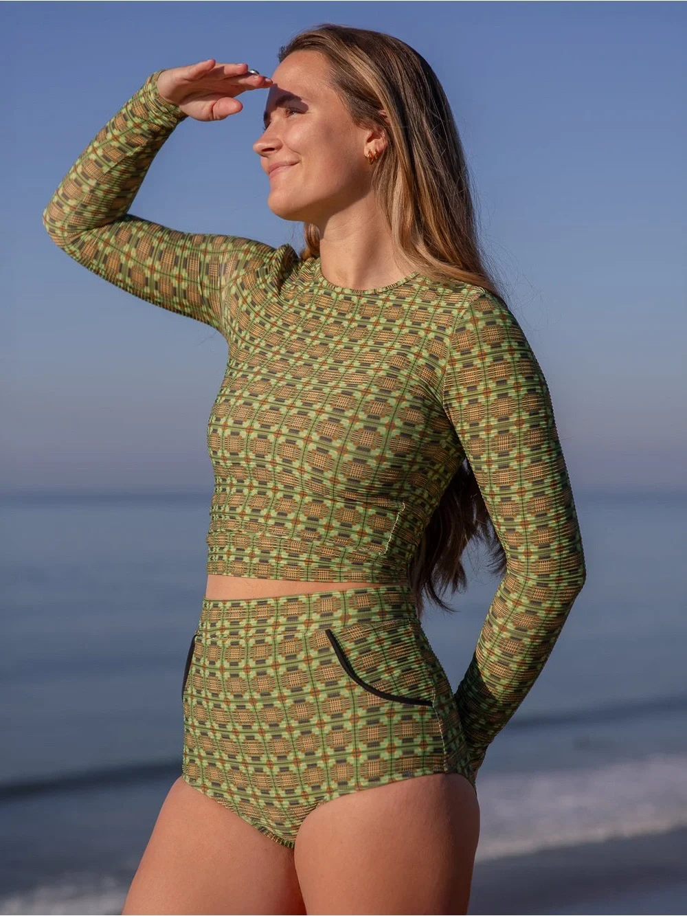 NWT new medium free people seea palomar crop top rashgaurd green pattern surf